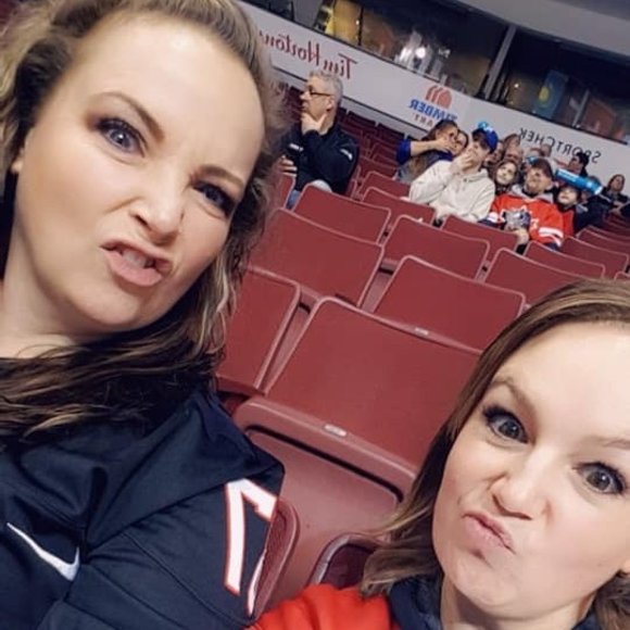 Meet your Posher, Christina - Picture 1 of 3